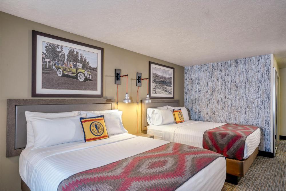 Deluxe Queen Room with Two Queen Beds interior